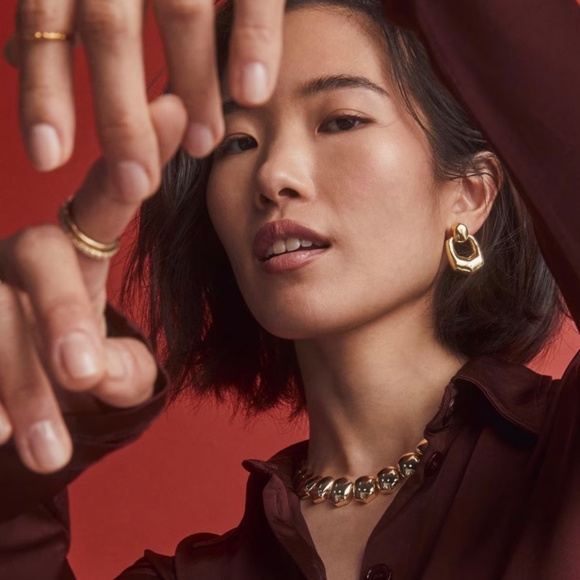 Kendra Scott Kaitlin Gold Statement Necklace - Picture 7 of 9